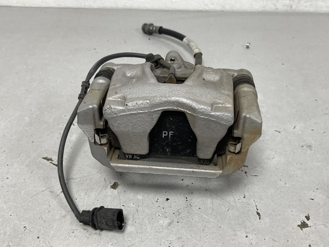 Задний правый суппорт 8W0615404M VAG