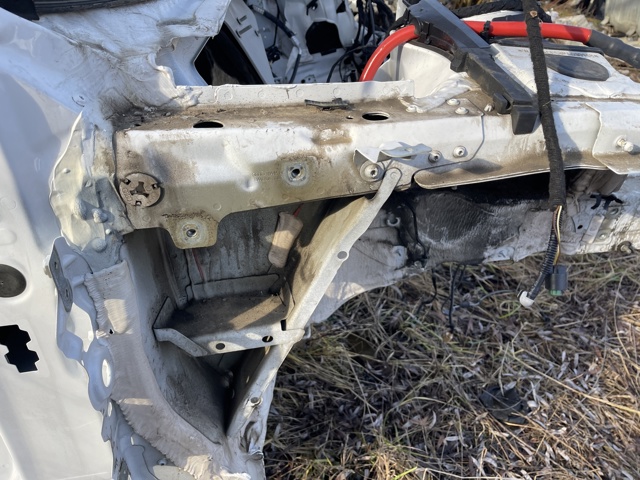 Лонжерон передний правый 8W0803104A VAG
