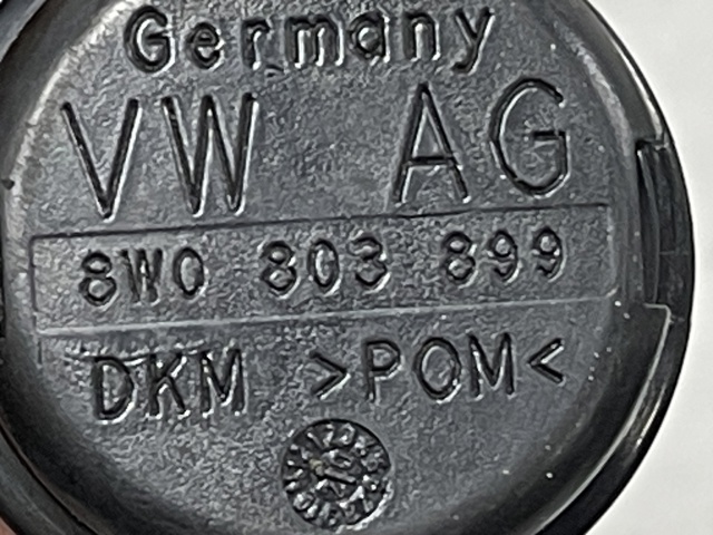 8W0803899 Болт креплення запасного колеса купить Запорожье