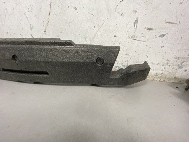 Наполнитель бампера переднего 8W0807550G VAG