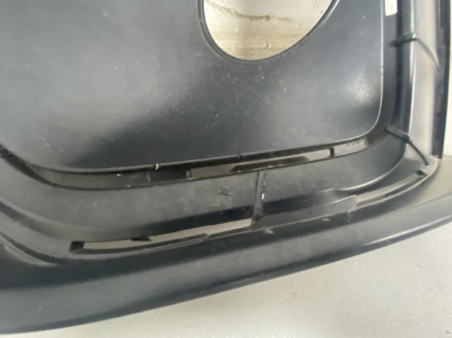 VAG 8W0807681BA в наличии Ирпень