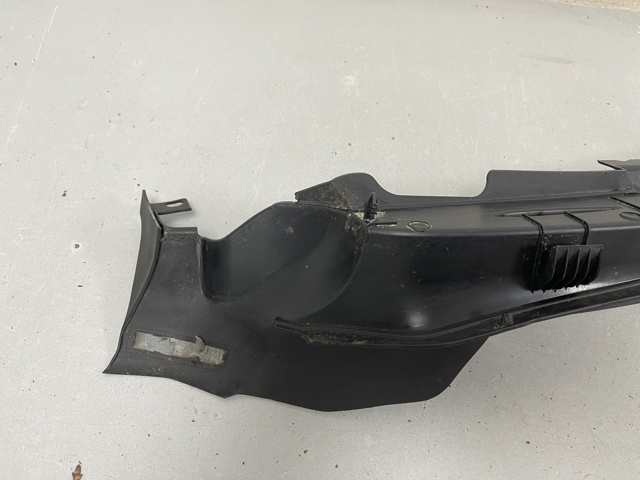 VAG 8W0821170C Заглушка жабо боковая в наличии Черкассы