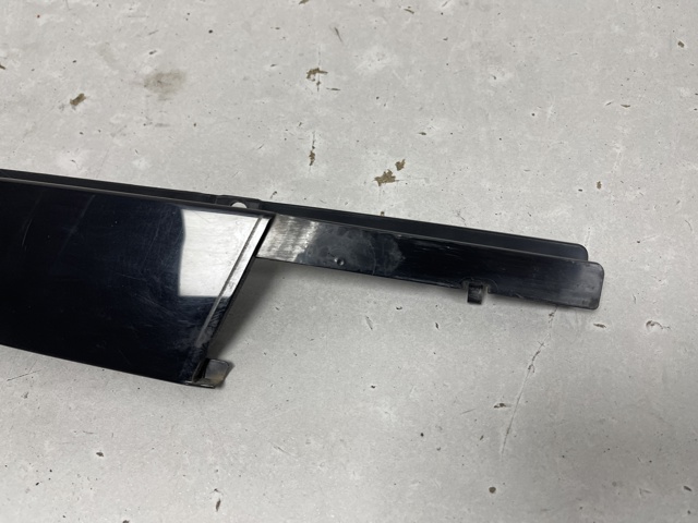 8W0837902A VAG купить в Ужгород