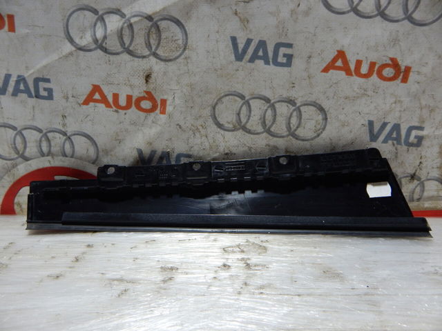 VAG 8W0839902A в наличии Винница