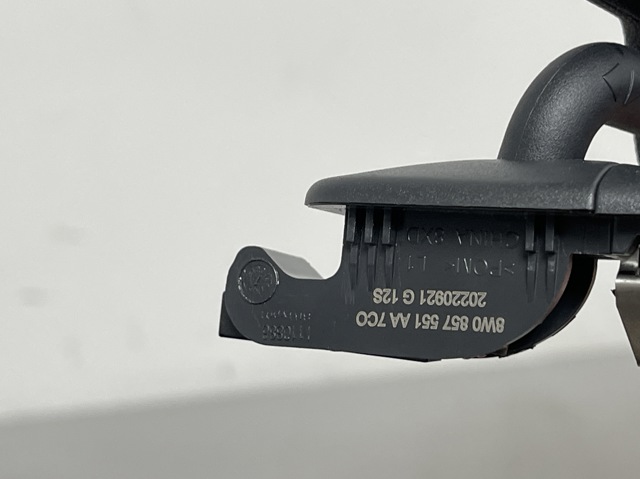 8W0857551AA7C0 VAG Козырек солнцезащитный купить в Николаев