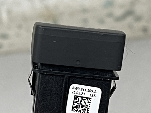 8W0941509A Кнопка включения аварийного сигнала купить Запорожье