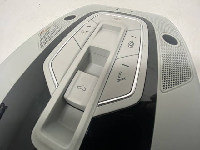8W0947135CJ купить Хмельницкий