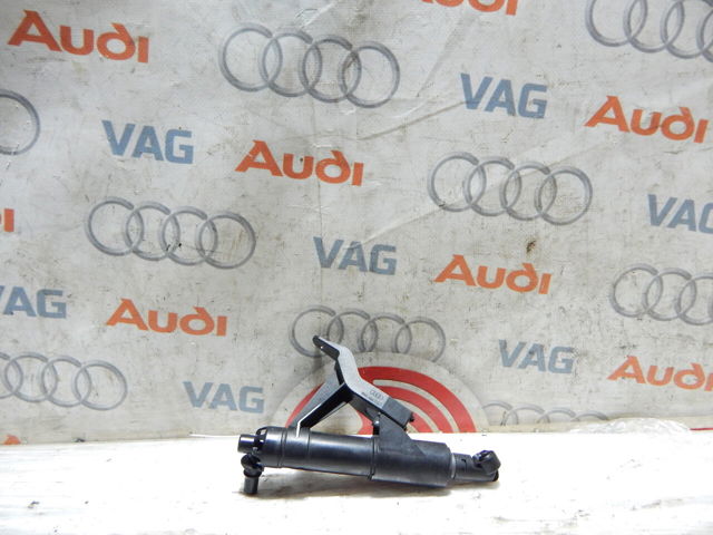 Держатель форсунки омывателя фары 8W0955101A VAG