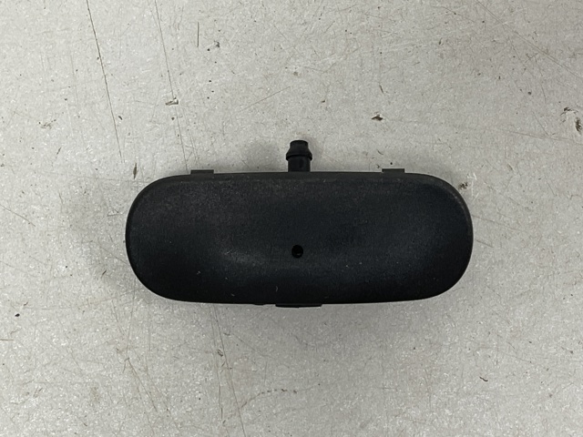 Форсунка омывателя левая 8W0955987A VAG