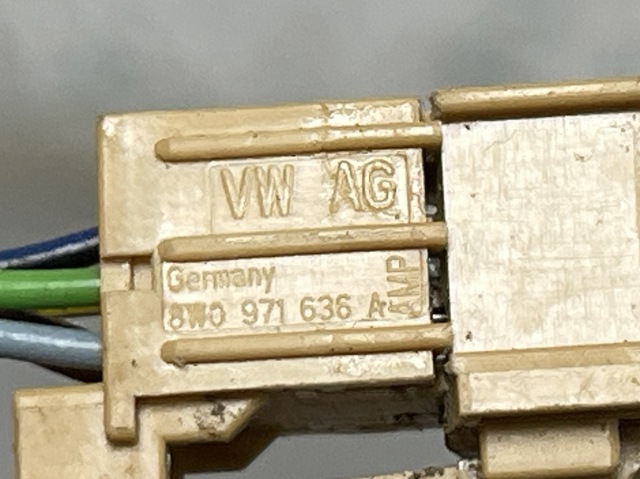 8W0971636A VAG купить в Одесса