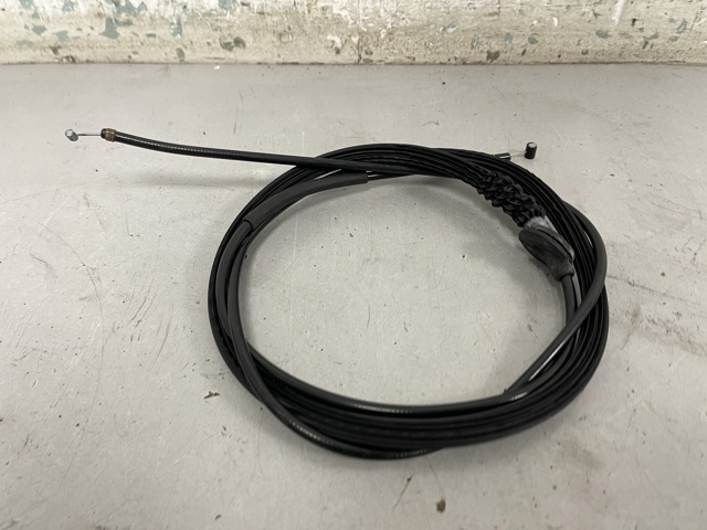 VAG 8W1823535C Трос открывания капота задний в наличии Чернигов