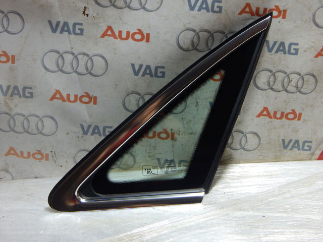 Стекло угловое двери задней 8W5845298D VAG
