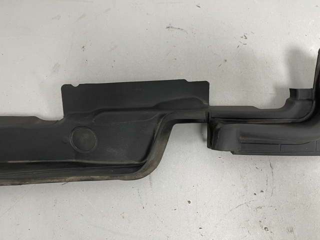 VAG 8W6821169E Заглушка жабо боковая в наличии Черкассы