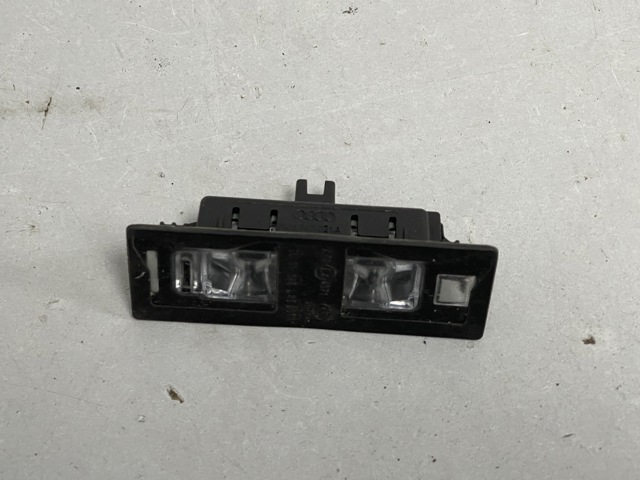 8W6943021A VAG Фонарь подсветки заднего номерного знака купить в Черновцы