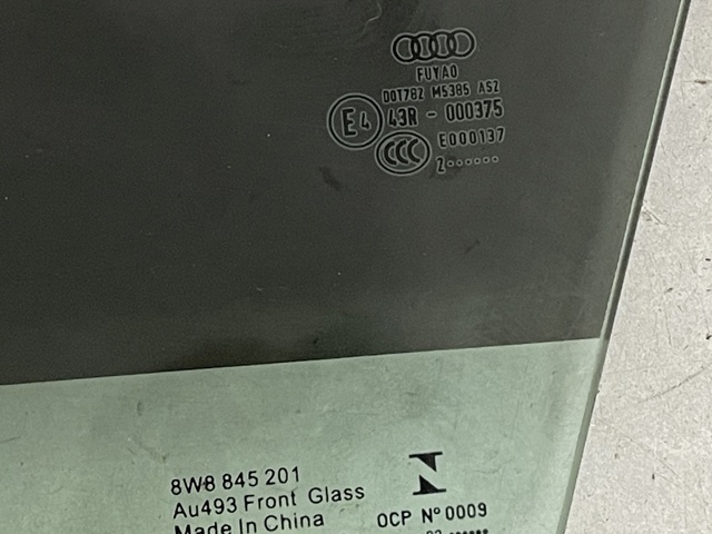 8W8845201 Стекло двери передней левой купить Николаев