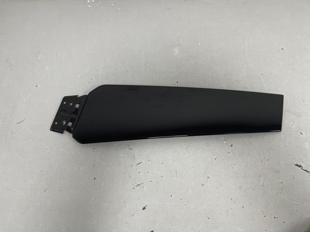 VAG 8W8853290T94 Накладка стойки кузова внешняя центральная правая в наличии Ирпень