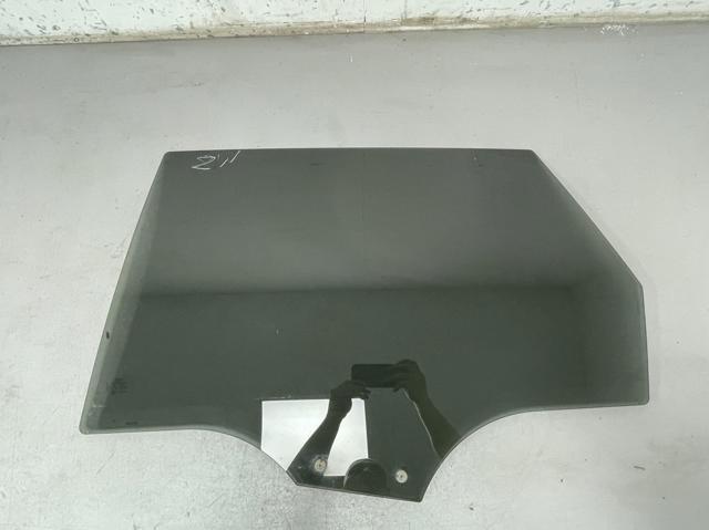 VAG 8W9845205B Стекло двери задней левой в наличии Ровно