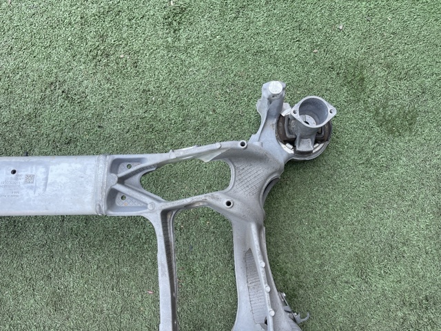 Крабобалка задней подвески 9J1599030H VAG