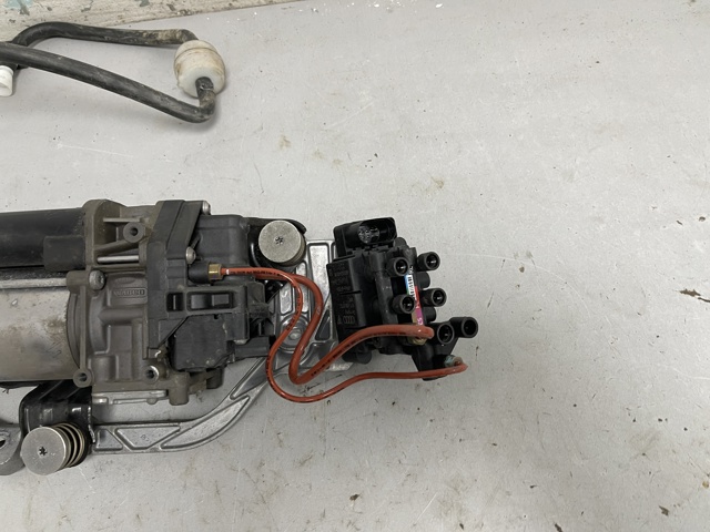 9J1616006D PORSCHE Компрессор пневмоподкачки (амортизаторов) купить в Одесса