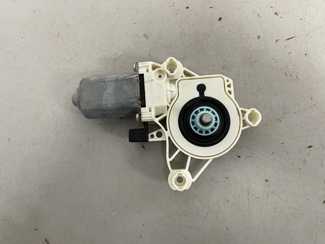 Мотор стеклоподъемника двери передней, правой A0009065008 MERCEDES