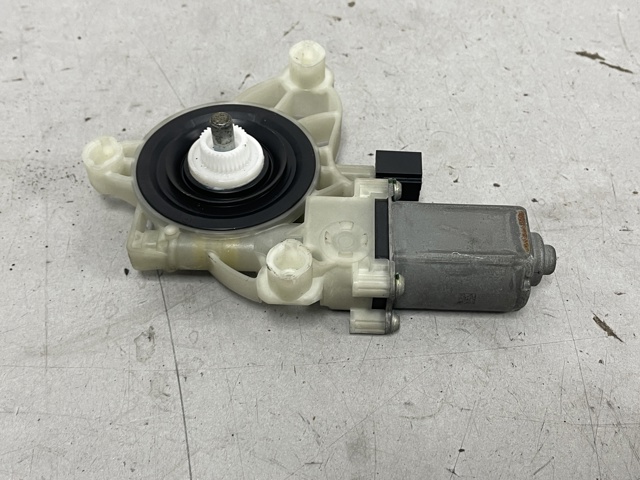 A0009065806 MERCEDES Мотор стеклоподъемника двери передней левой купить в Ирпень