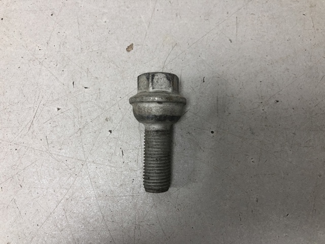 Колесный болт A0009902407 MERCEDES