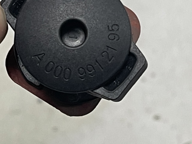 A0009912195 MERCEDES Кронштейн радиатора купить в Тернополь