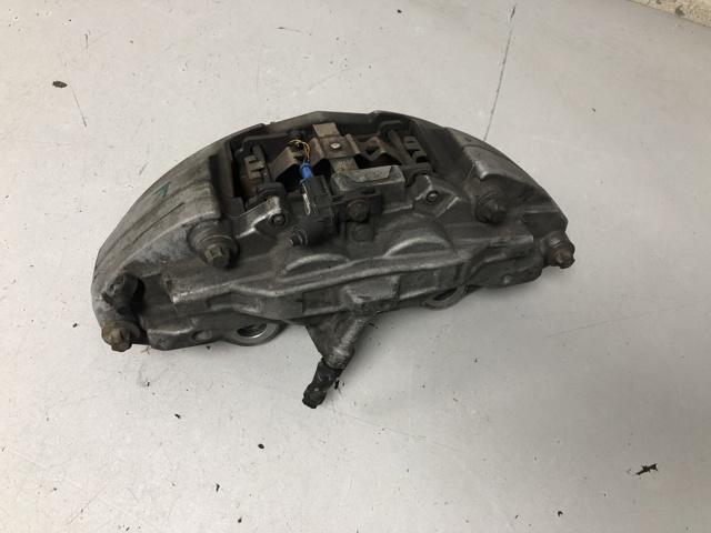Суппорт тормозной передний правый A0114219898 MERCEDES