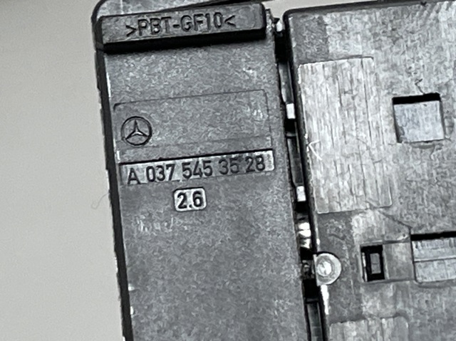 Разъем (фишка) заднего фонаря A0375453528 MERCEDES