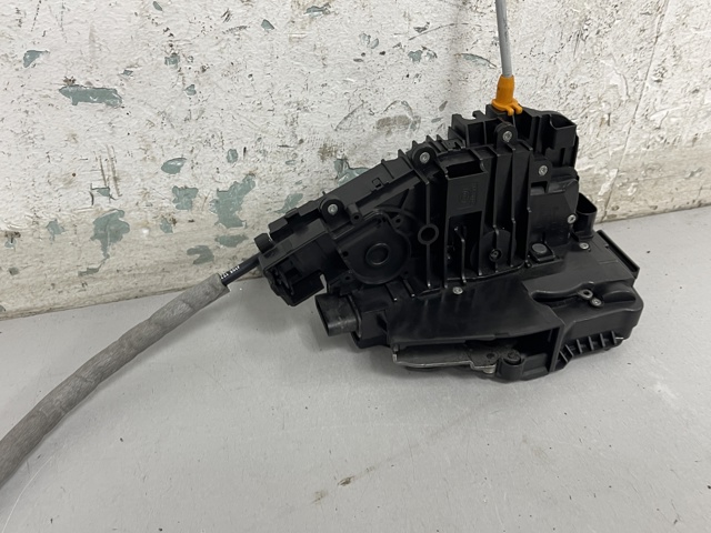 Запор кабины A0997200101 MERCEDES