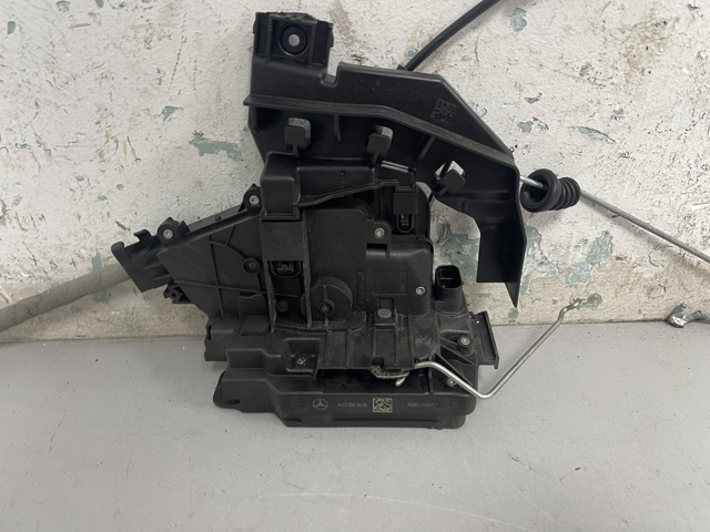 Запор кабины A0997206301 MERCEDES
