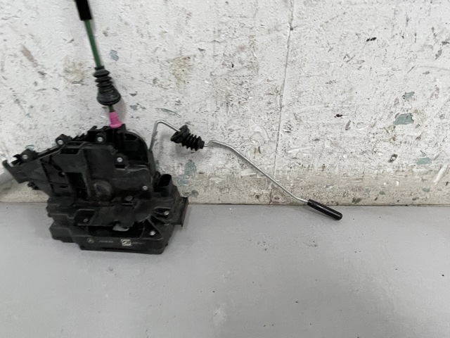 A0997206301 MERCEDES Замок водительской двери купить в Днепр