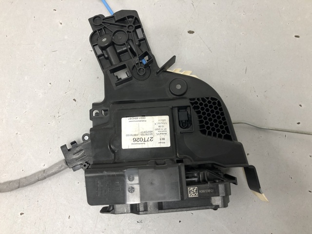 MERCEDES A0997208101 Замок водительской двери в наличии Львов