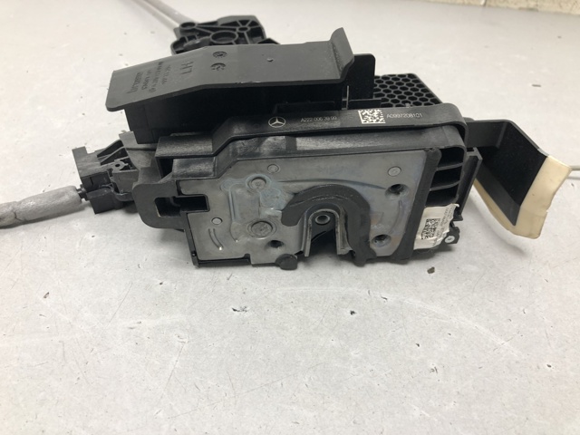 MERCEDES A0997208101 Замок водительской двери в наличии Винница
