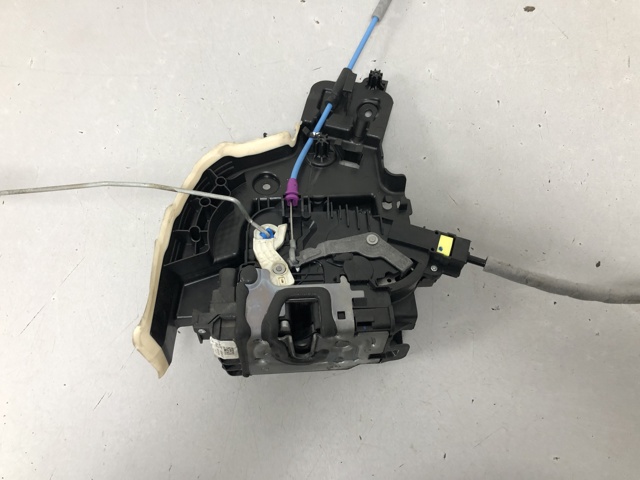 MERCEDES A0997208101 Замок водительской двери в наличии Сумы