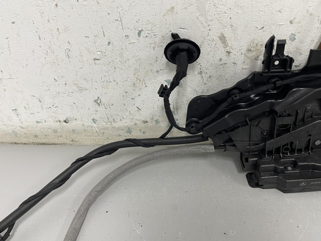 Запор кабины A0997209301 MERCEDES