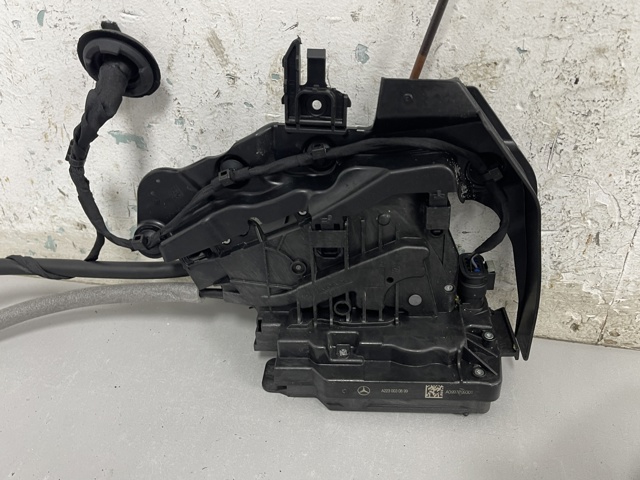 MERCEDES A0997209301 Замок водительской двери в наличии Харьков