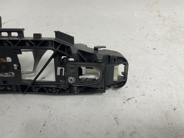 Держатель наружной ручки двери, передней левой A0997601502 MERCEDES