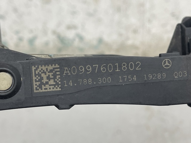 A0997601802 Держатель наружной ручки двери передней правой купить Одесса