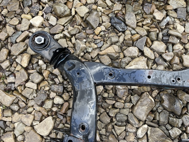 Подрамник задней подвески A1673500100 MERCEDES