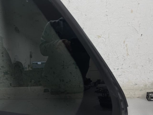 MERCEDES A1677301308 Стекло-форточка двери задней левой в наличии Днепр