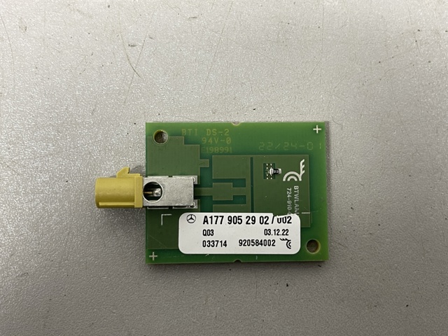 Антенна автомобильная A1779052902 MERCEDES