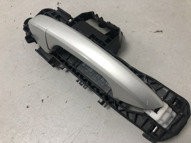 Наружная ручка водительской двери A2047600170 MERCEDES