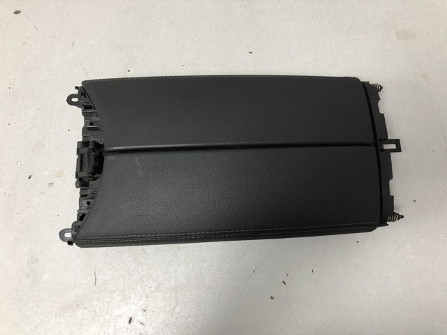 Крышка подлокотника A2056808804 MERCEDES