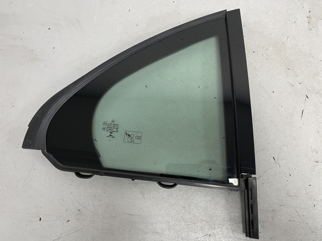 Задняя форточка правая A2057300655 MERCEDES