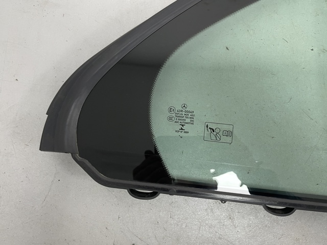 A2057300655 MERCEDES Стекло-форточка двери задней правой купить в Житомир