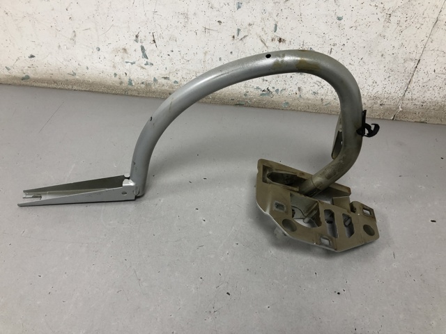 MERCEDES A2057501628 Петля крышки багажника в наличии Винница