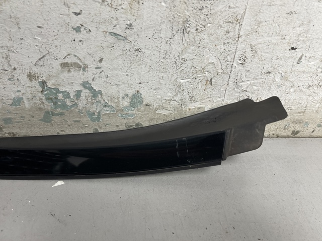 MERCEDES A2136901282 Молдинг лобового стекла правый в наличии Полтава