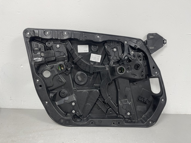 Стеклоподъемник передней двери A2137205105 MERCEDES