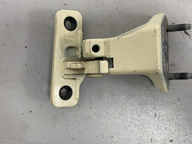 MERCEDES A2137302002 Петля двери задней правой в наличии Тернополь